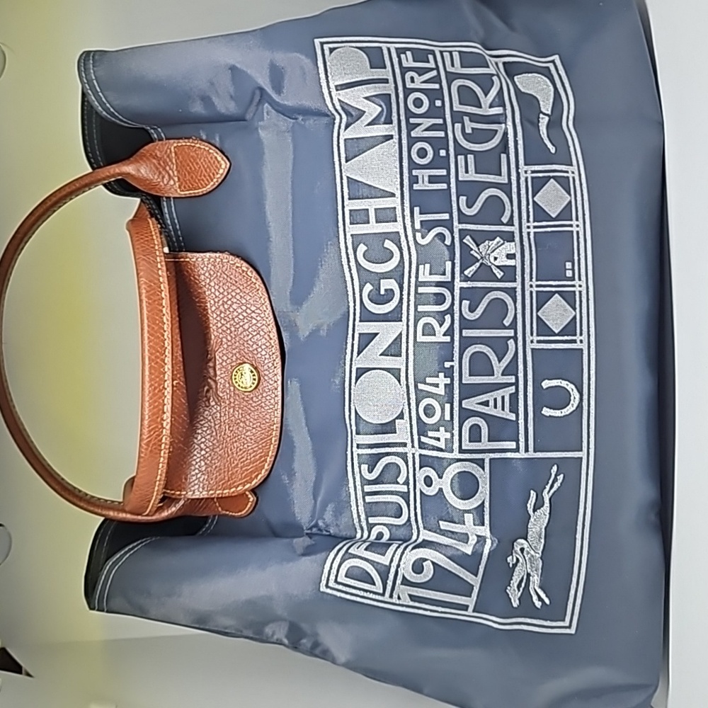 Longchamp bag!! DEPUIS 1948 PURSE, WITH SILVER GLITTER AND EMBROIDERY circa 2008